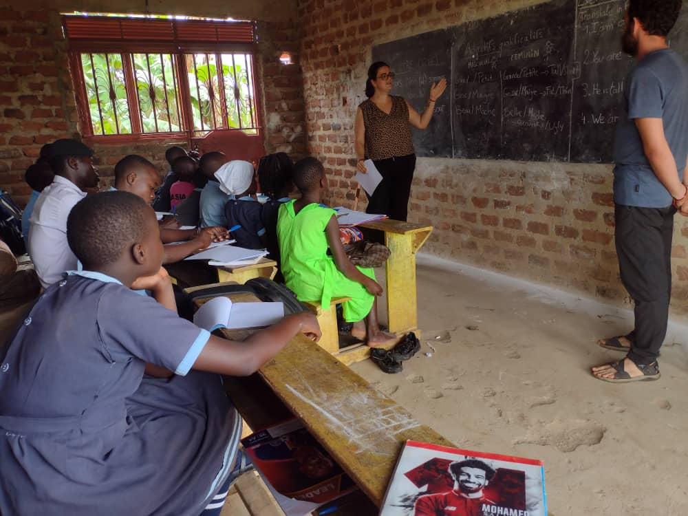 Volunteer teachers in classroom at Shekinah School